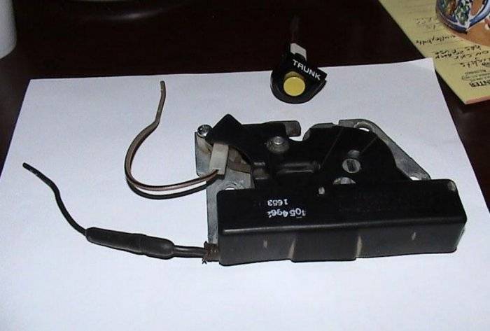Elec trunk release 1.jpg