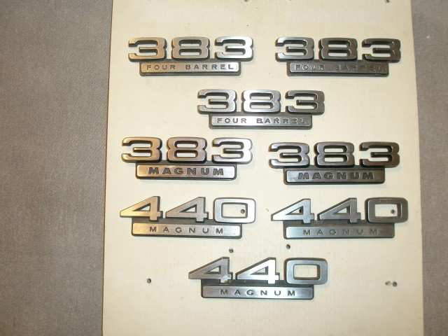 EMBLEMS 383 - 440 001 (Small).JPG