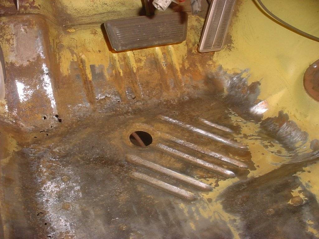 fr floor left damage.JPG