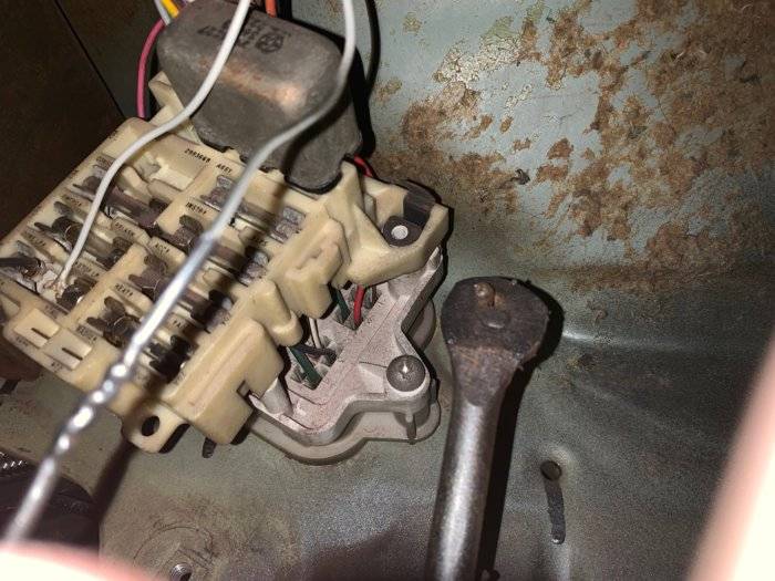 Fuse block.jpg