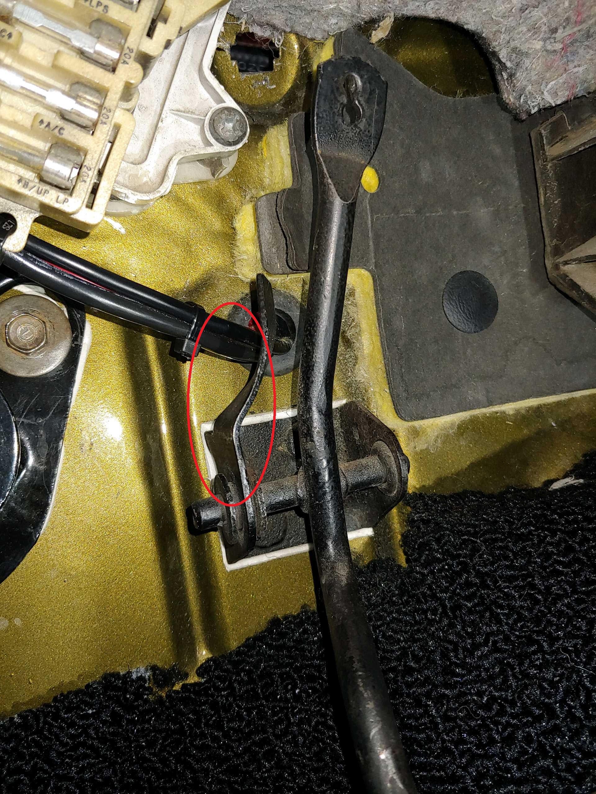 gas pedal bracket 2.jpg