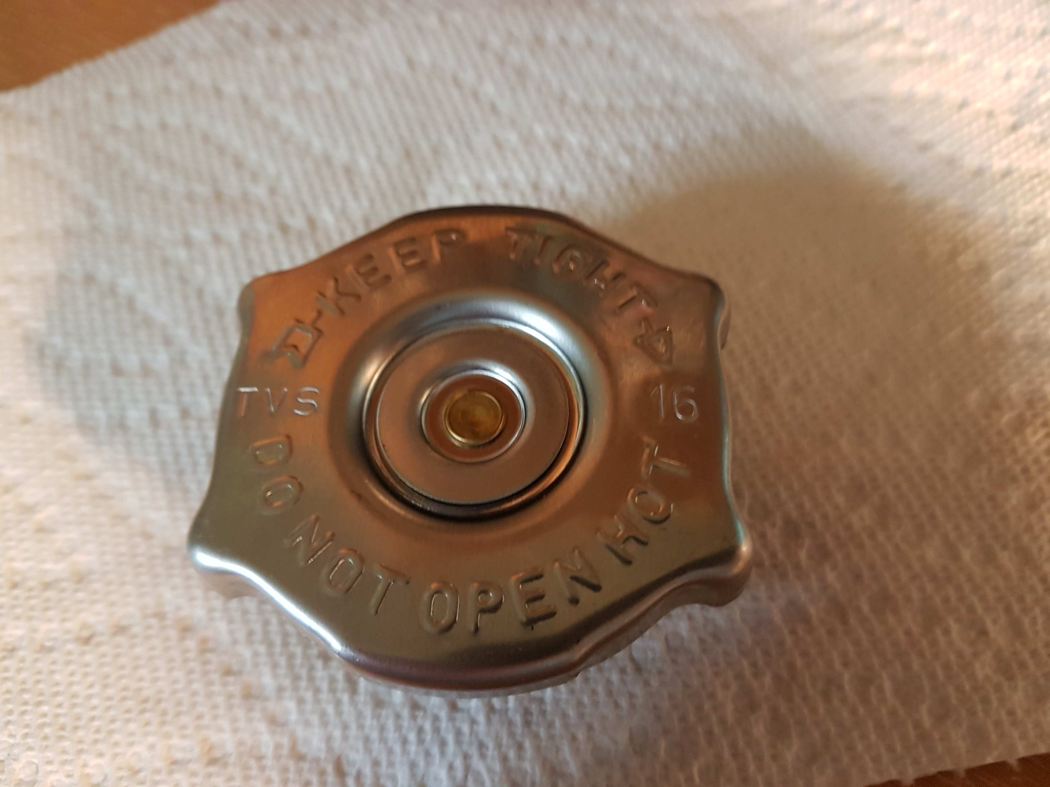 Gates_31523_Radiator_Cap.jpg