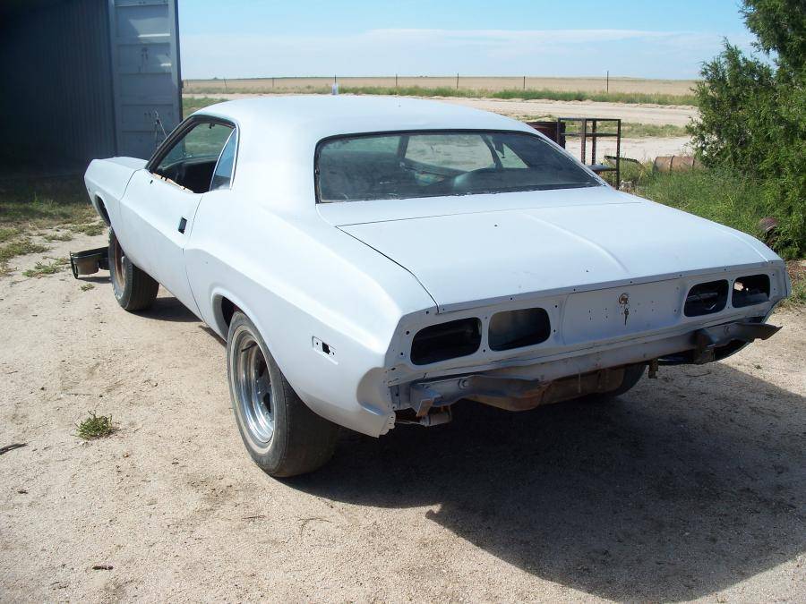 grey primer challenger 002.jpg