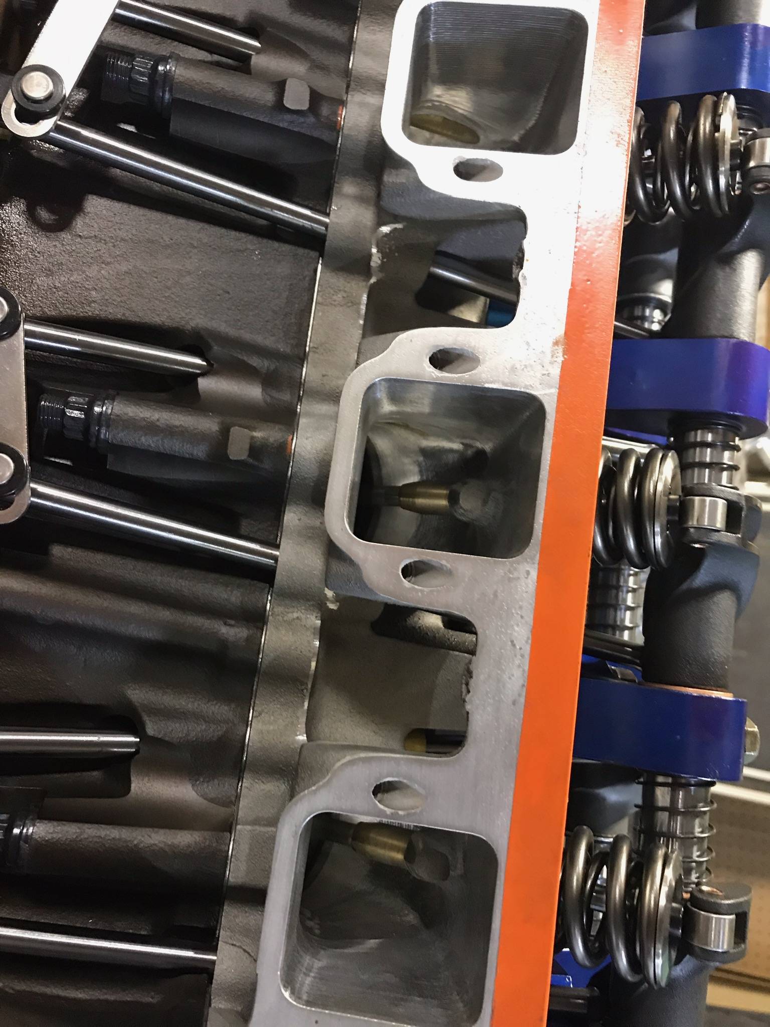 hemi 578 intake ports.jpg