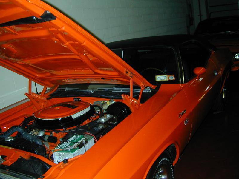 HEMI CHALLENGER ENGINE SHOT1.jpg