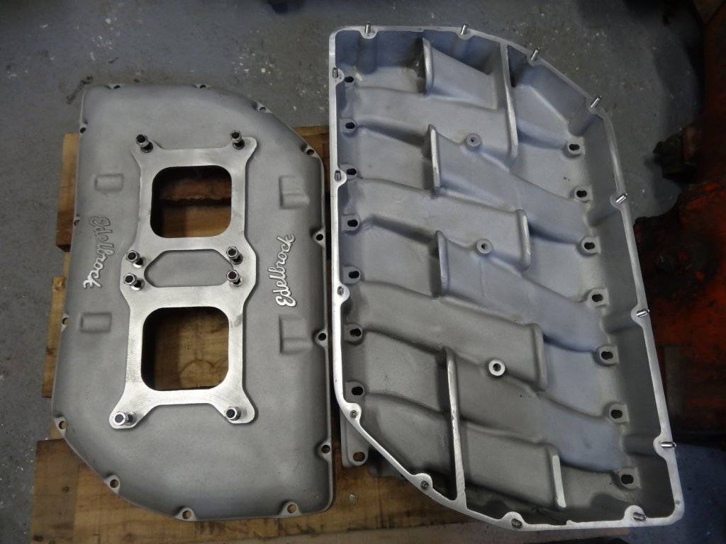 Hemi parts intakes 012.JPG