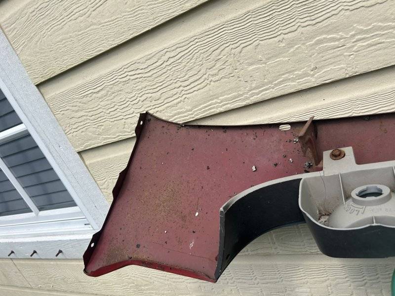 Insert Bolted to Lower Metal Valance Pic 1.jpeg