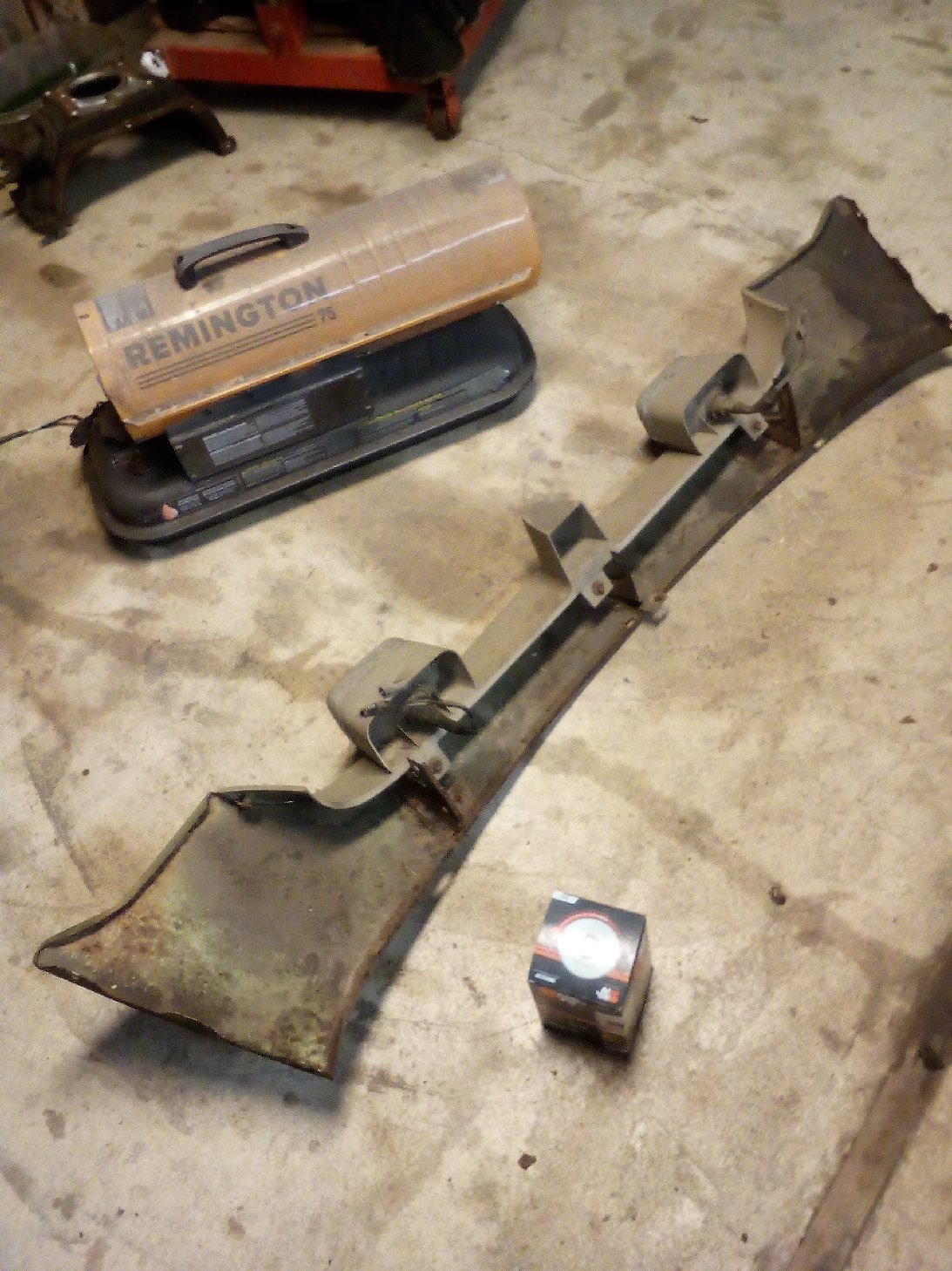 Insert Bolted to Lower Metal Valance Pic 4.JPG