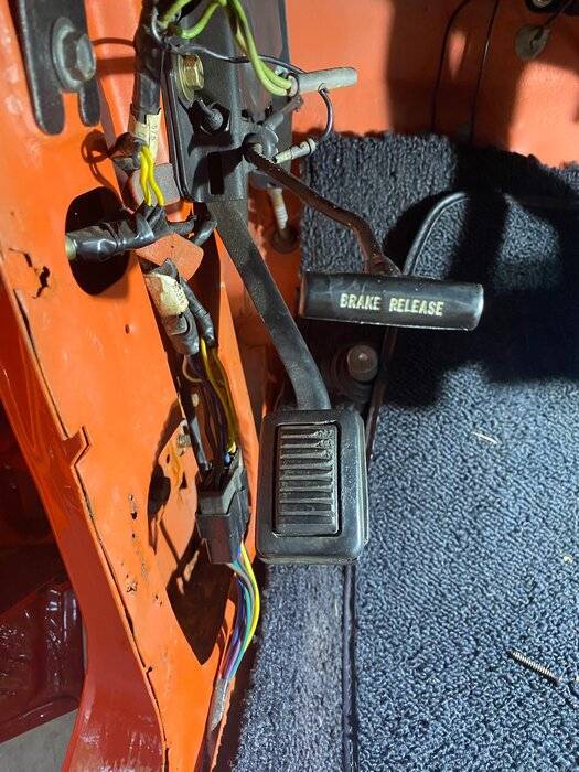 kick panel wires with unplug.jpg