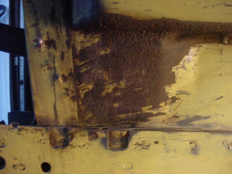 lft inner fender bottom close.jpg