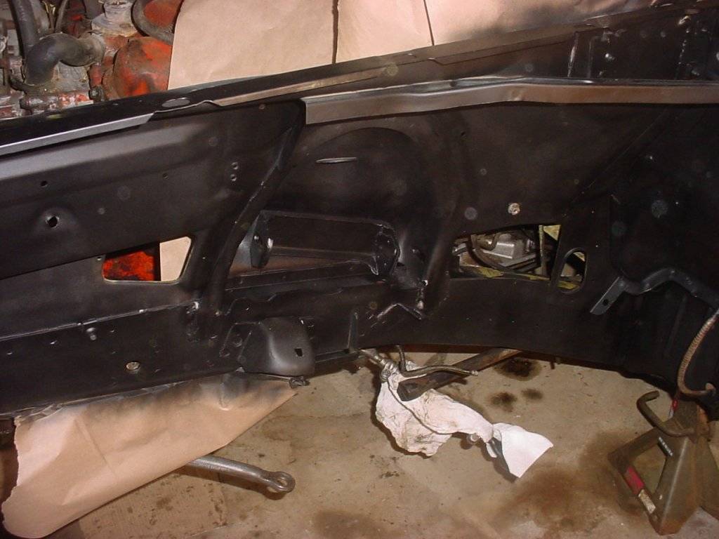 lft inner fender w rust seal.JPG