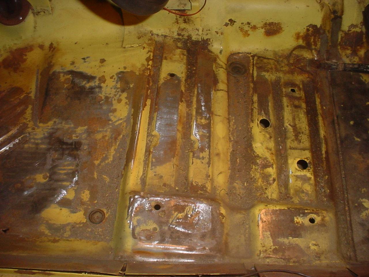 lft side under driv seat.JPG