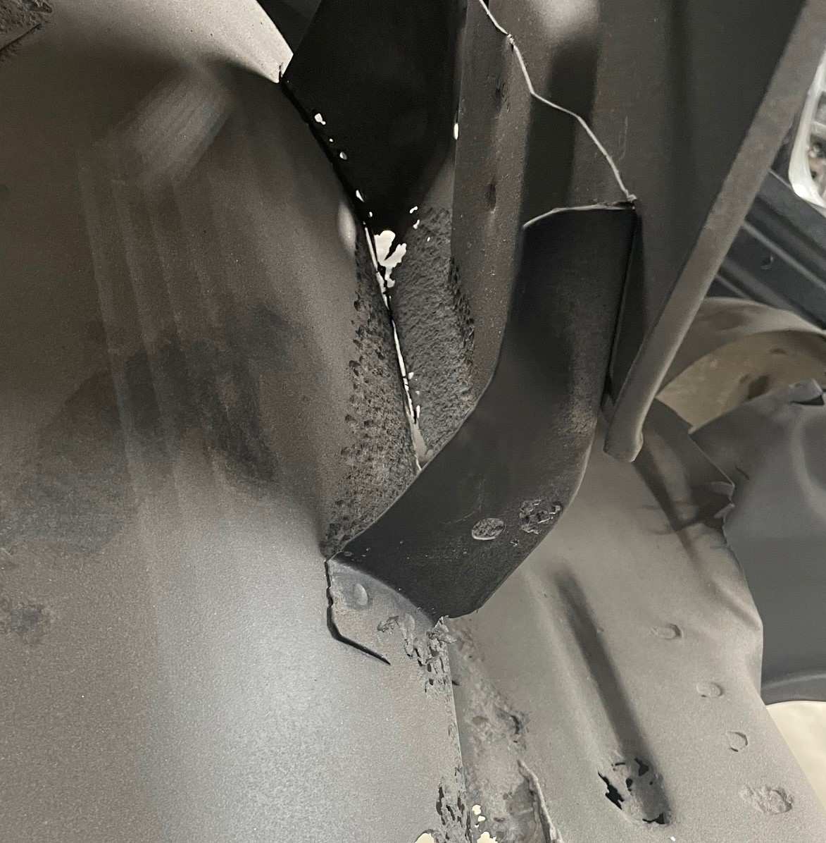 LH Trunk Hinge support.jpg