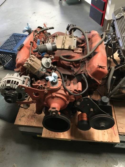 M Cuda-Motor 1.jpg
