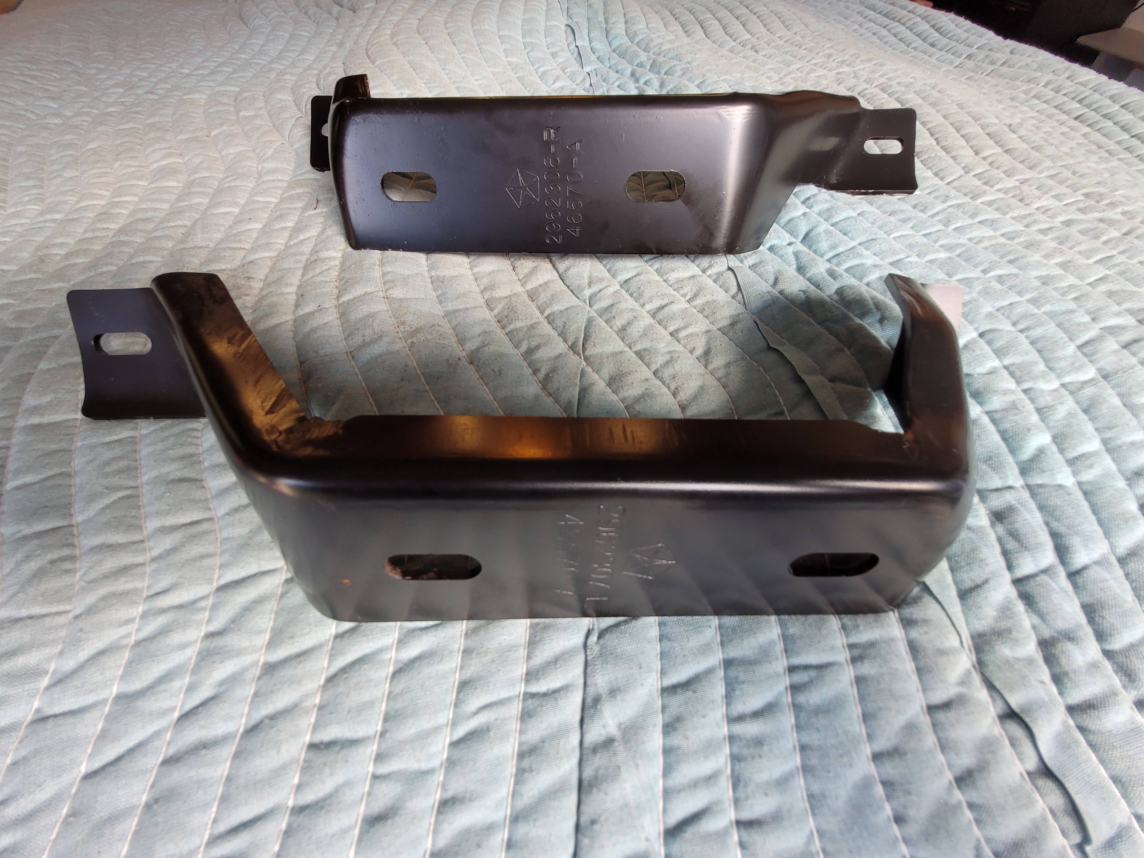 Mopar (AMD) Barracuda '70-'72 Rear Bracket PN 2962307-L and 306-R Pic #9.jpg