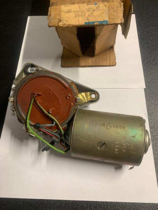 NOS 3441077 wiper motor.jpg