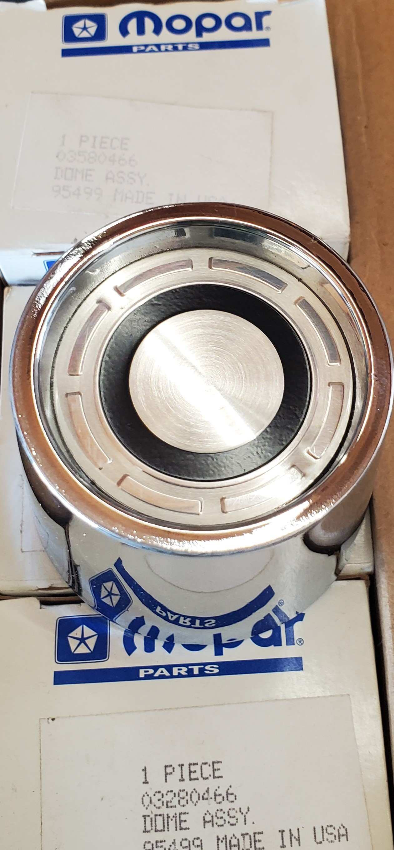 NOS MAGNUM CENTER CAPS - Copy.jpg