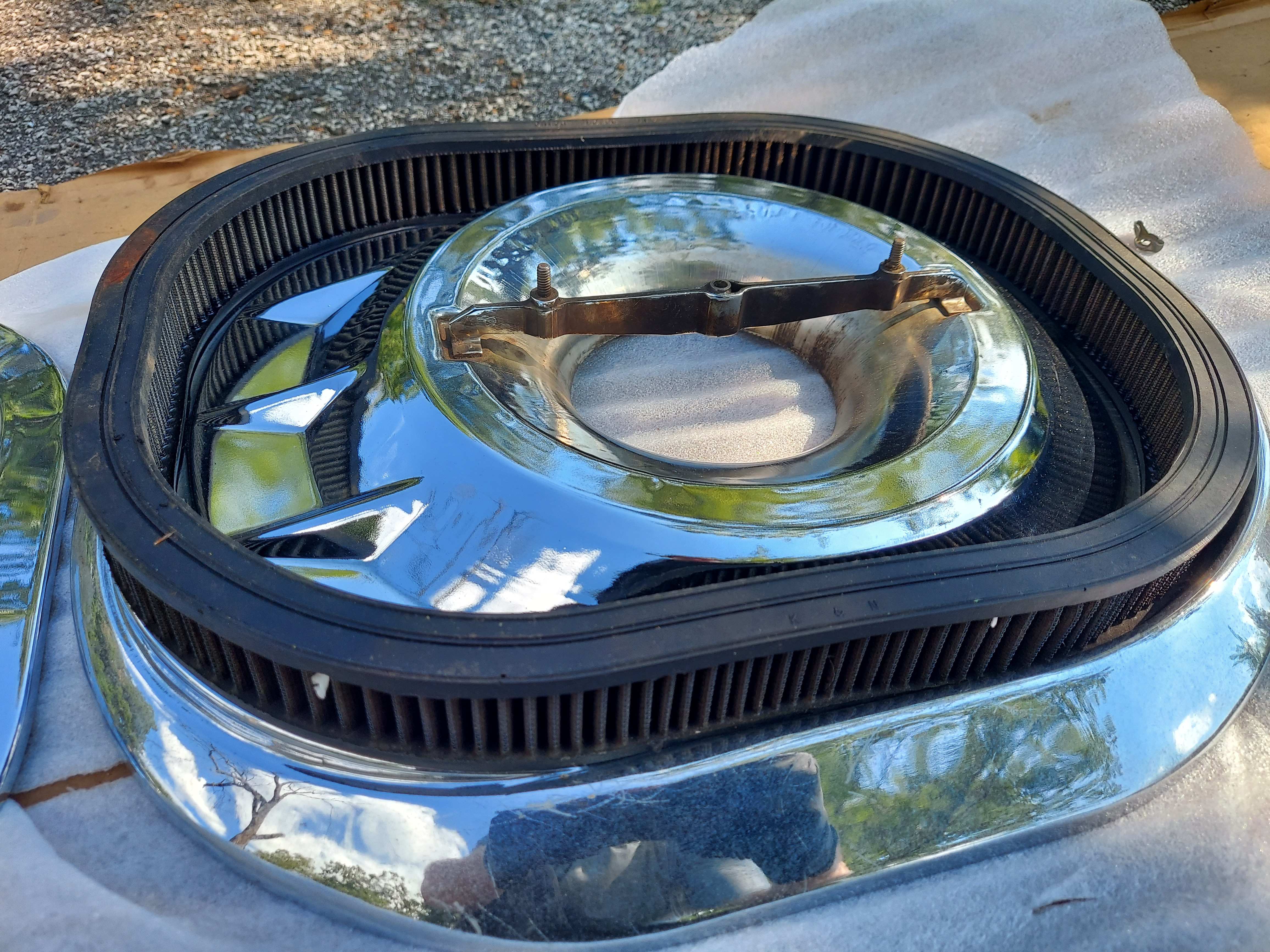 Oval 4 bbl Air Cleaner 01.jpg