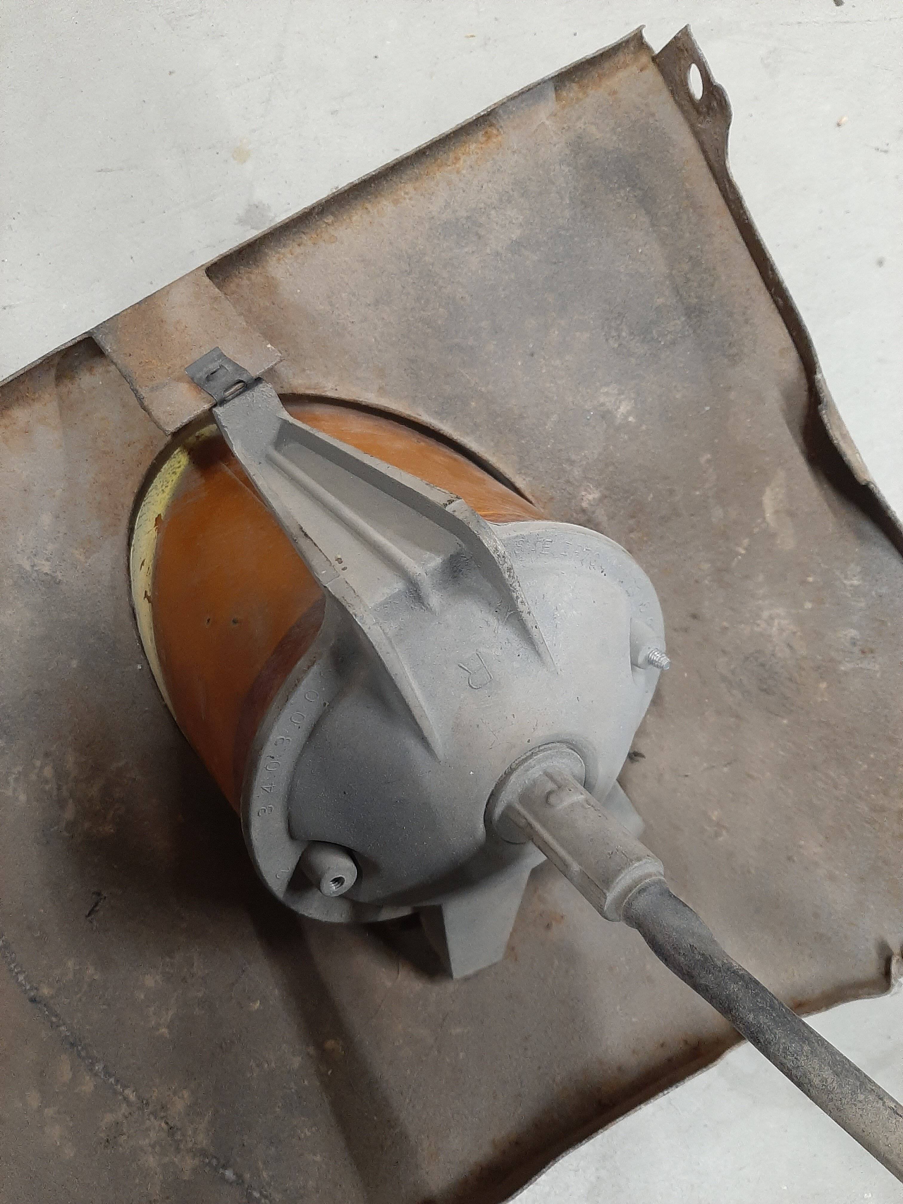 Parking Light Mount 1.jpg