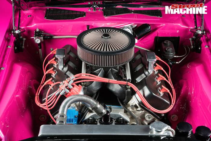 pink-1970-dodge-challenger-engine.jpg