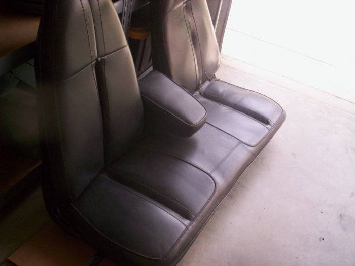 rare bench seat 002.JPG