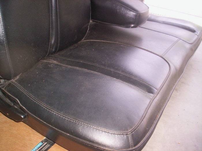 rare bench seat 003.JPG