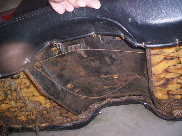 rare bench seat 007.JPG