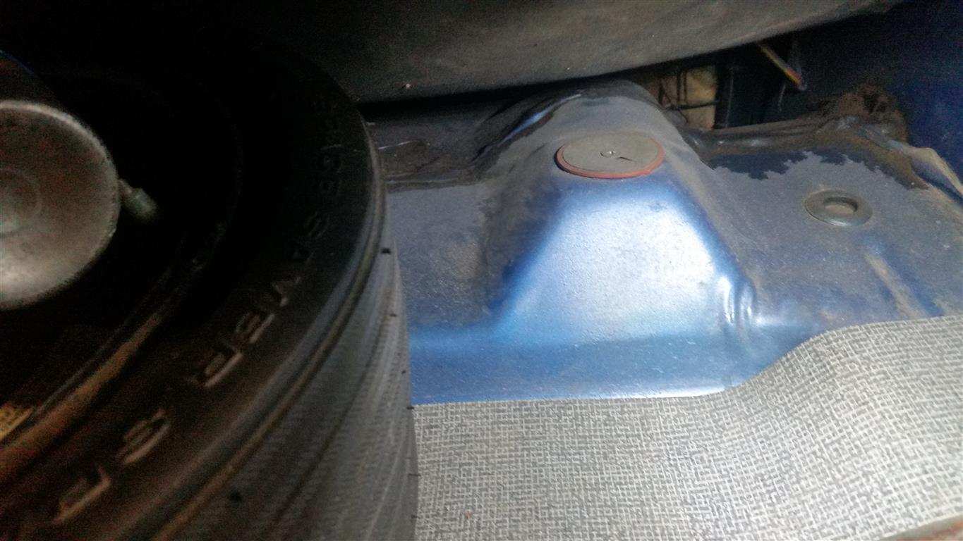 Rear Shock Cover Pass. Side (Medium).jpg