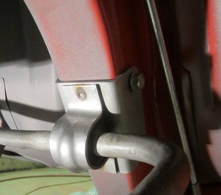 Rear Sway Bar Bushing - Right (4).jpg
