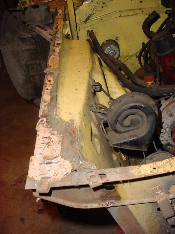 Rt side top of inner fender.jpg
