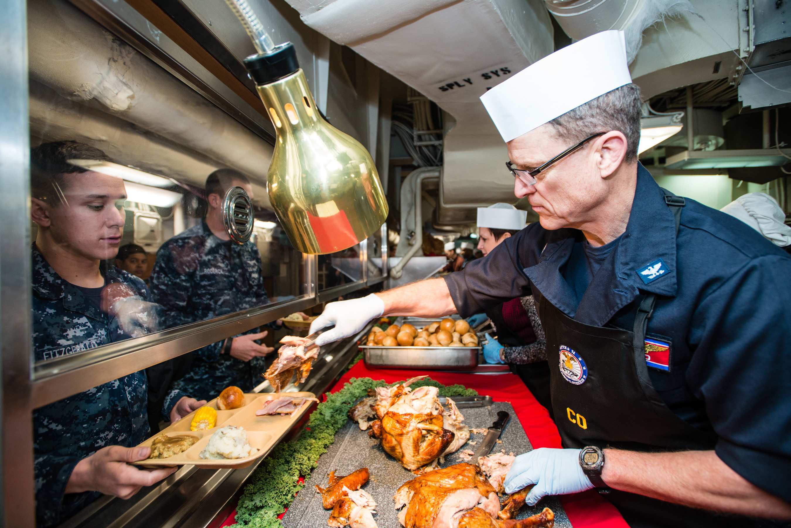 service member thanksgiving dinner.JPG