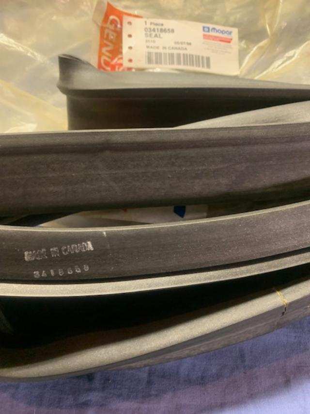 shaker seal NOS..jpg