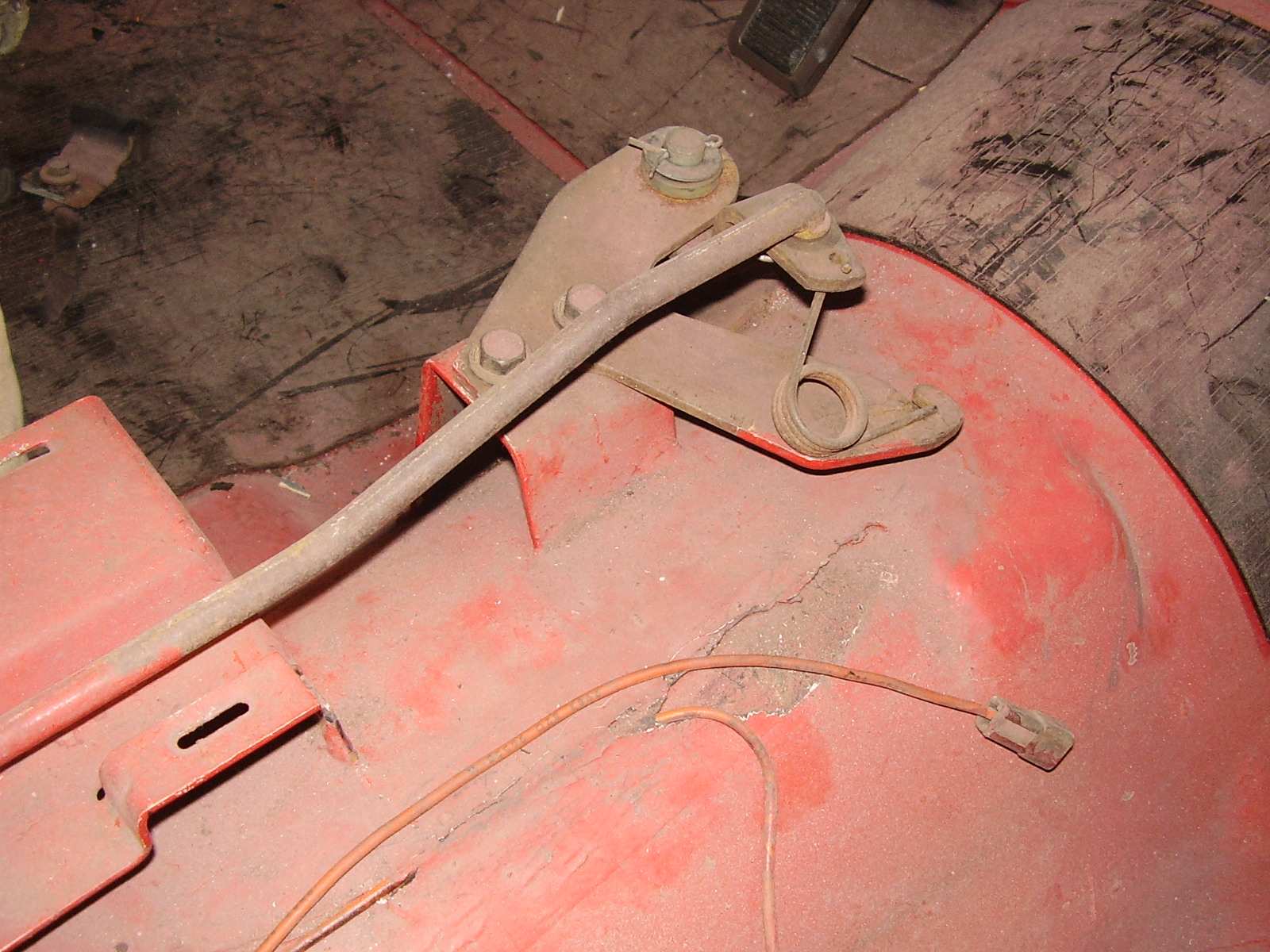 Shifter Linkage at Front of Console 2.JPG