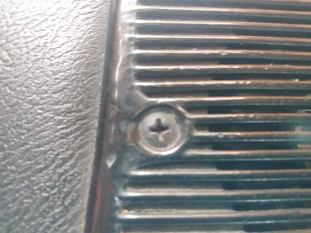 Speaker Screw1.jpg