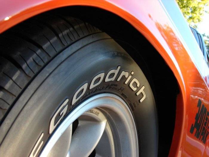 TIRES RIMS COMPARISON Oct 26, 2013 007.jpg