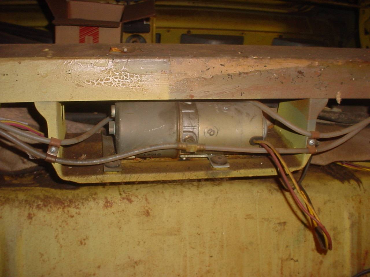 top pump close up.JPG