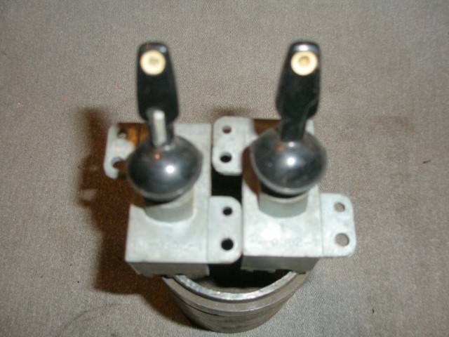 Trunk Lights Washer Pumps 007 (Small).JPG