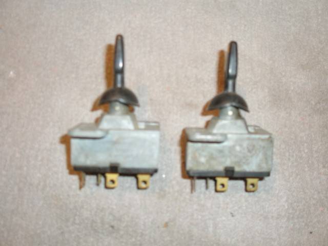 Trunk Lights Washer Pumps 010 (Small).JPG