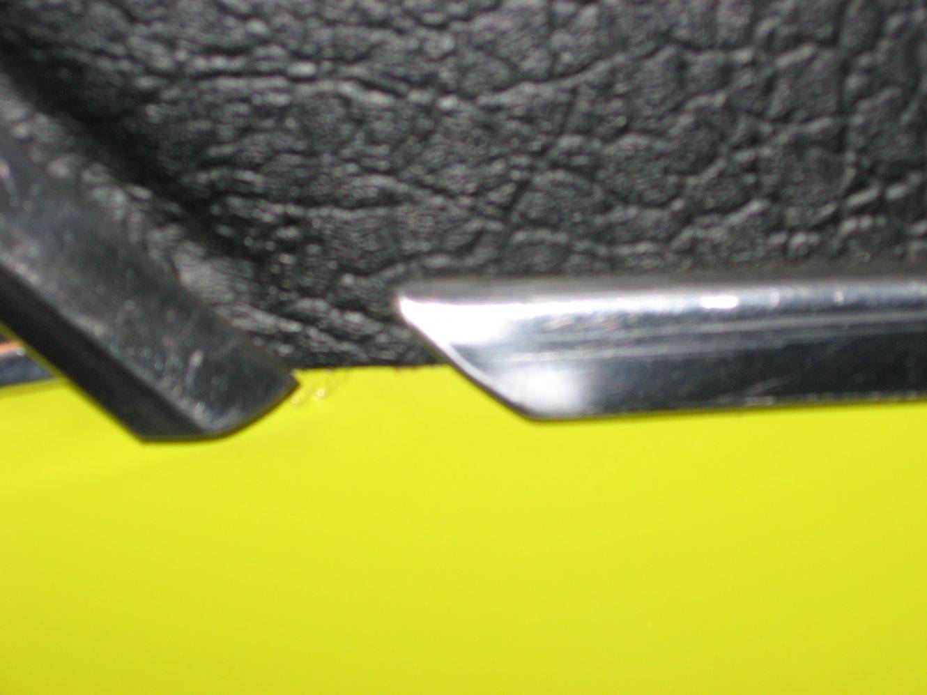 Vinyl top trim 002.jpg