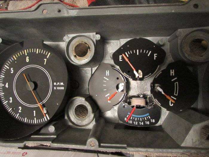 Voltmeter with Tin Cut.JPG
