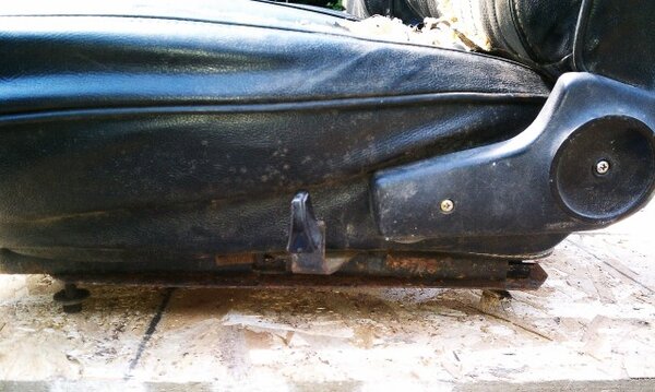 left bucket seat.jpg