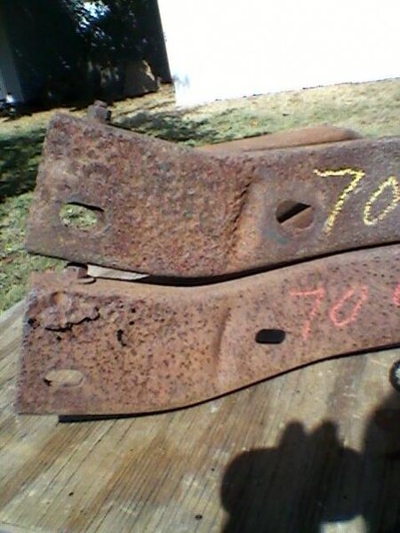 70 cuda front bumper brackets.jpg 70 cuda front bumper brackets.jpg