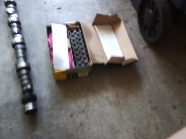 Comp cams camshaft and lifters.jpg Comp cams camshaft and lifters.jpg
