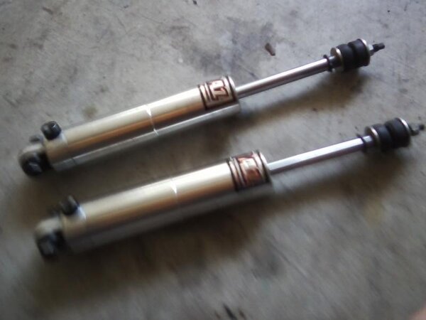 QA-1 adjustable front shocks.jpg QA-1 adjustable front shocks.jpg