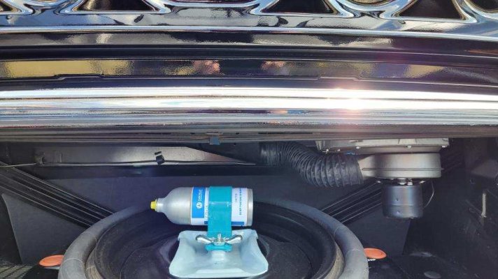 Correct REAR DEFOGGER with Dual Speakers 2.jpg