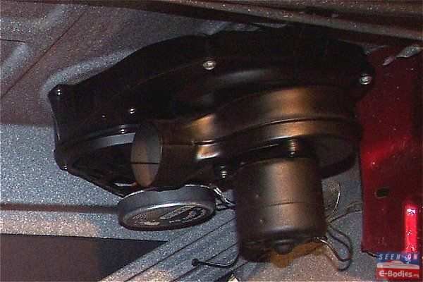 Rear Deffoger with speaker.jpg