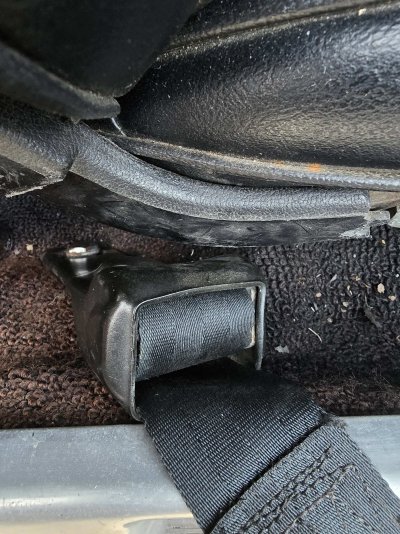 seat belt retractor 1.jpg