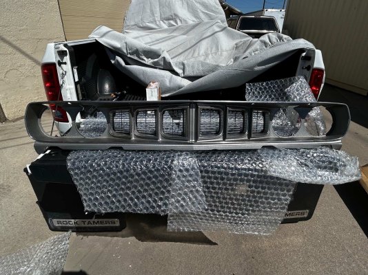 71 NOS Cuda Grille.jpg