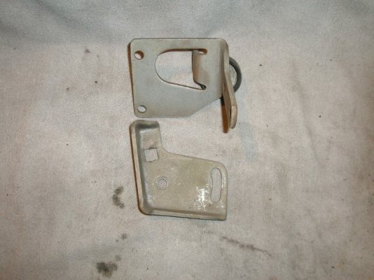 Mount Brackets PS Pumps 003 (Small) (2).JPG