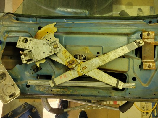 70Chall Passenger Door Window Regulator and Pivot Bracket_12Feb26.jpg